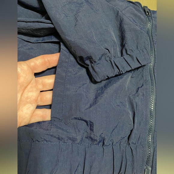 CiSONO Navy Blue Cropped Windbreaker Zip Front Woman’s Jacket Size Large. - Picture 3 of 9